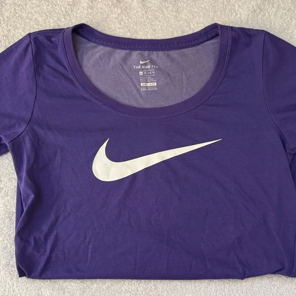 Nike “The Nike Tee” Dri-Fit Scoop Athletic Cut Top Swoosh Logo Sporty Team Color